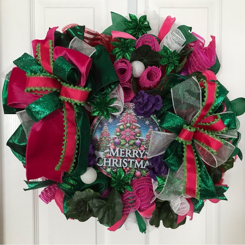 Festive Christmas Wreath with Pink and Green Accents